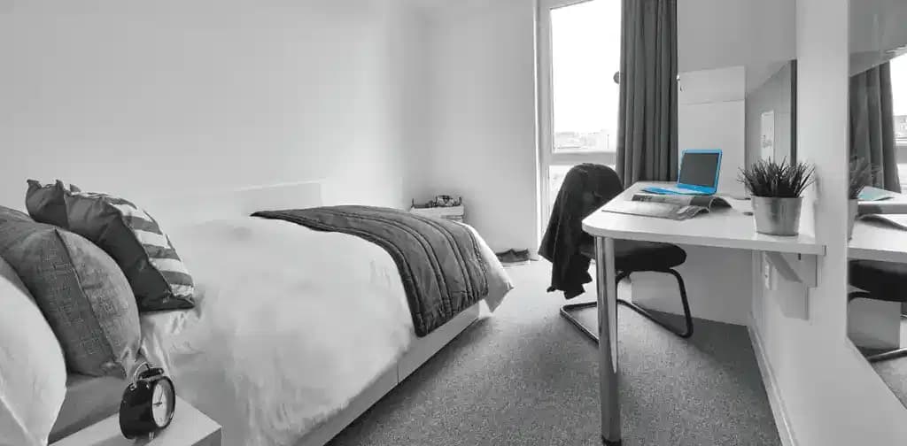 Standard En-Suite - Image 4