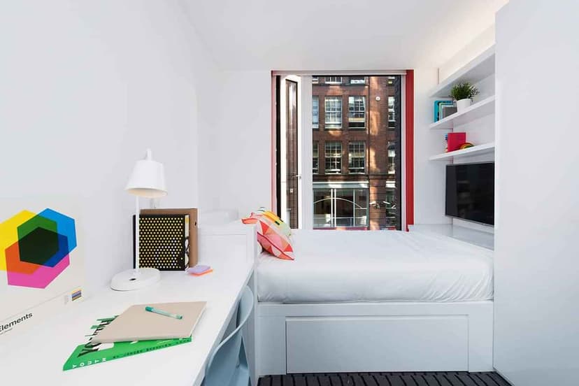 Standard Window Seat Ensuite - Image 1