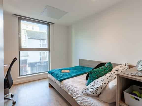 Silver Ensuite - Image 1