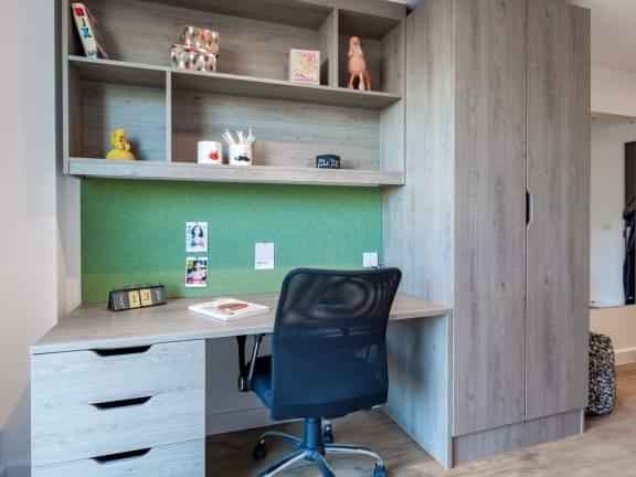 Gold Ensuite - Image 3