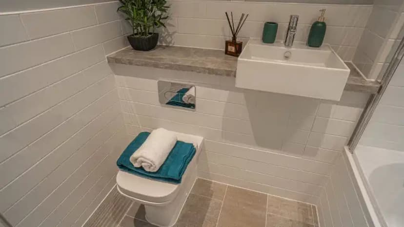 2 Bed Room Apartment - Image 2