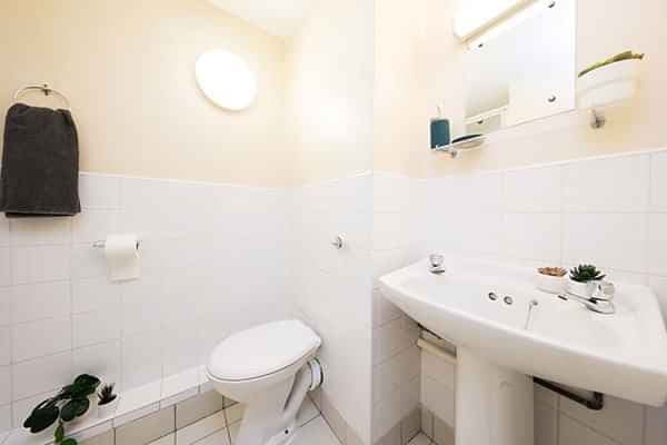  Premium Range 1 Ensuite - Image 3