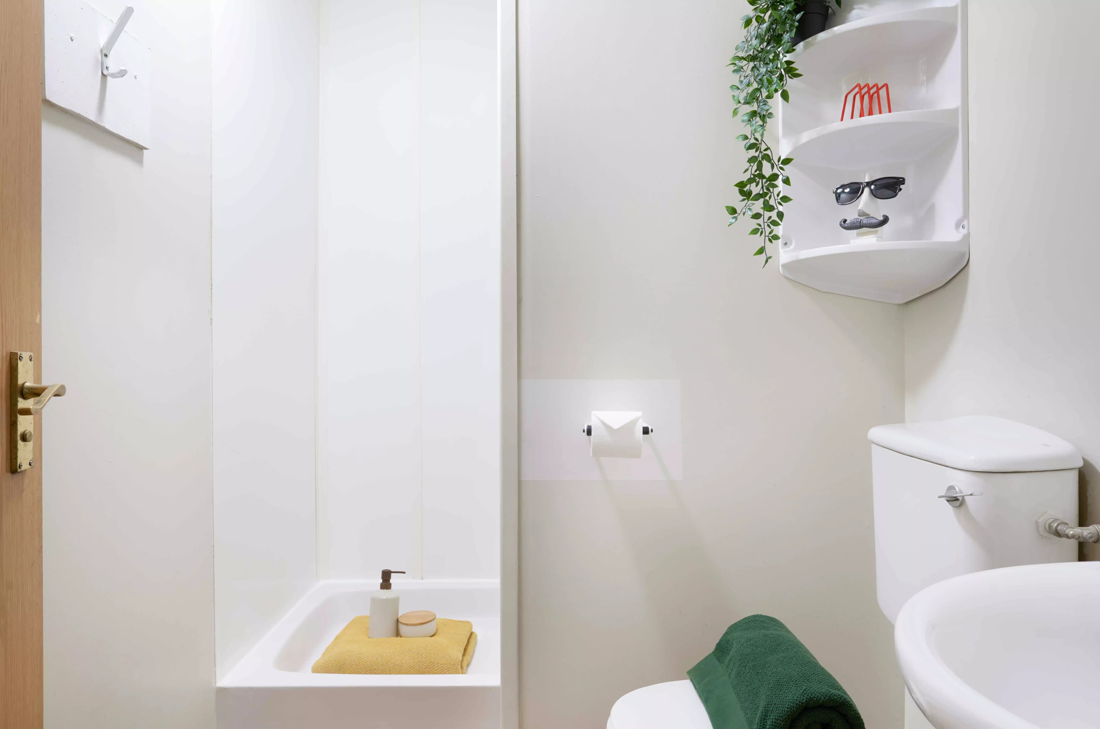 Premium 1 Non Ensuite - Image 2