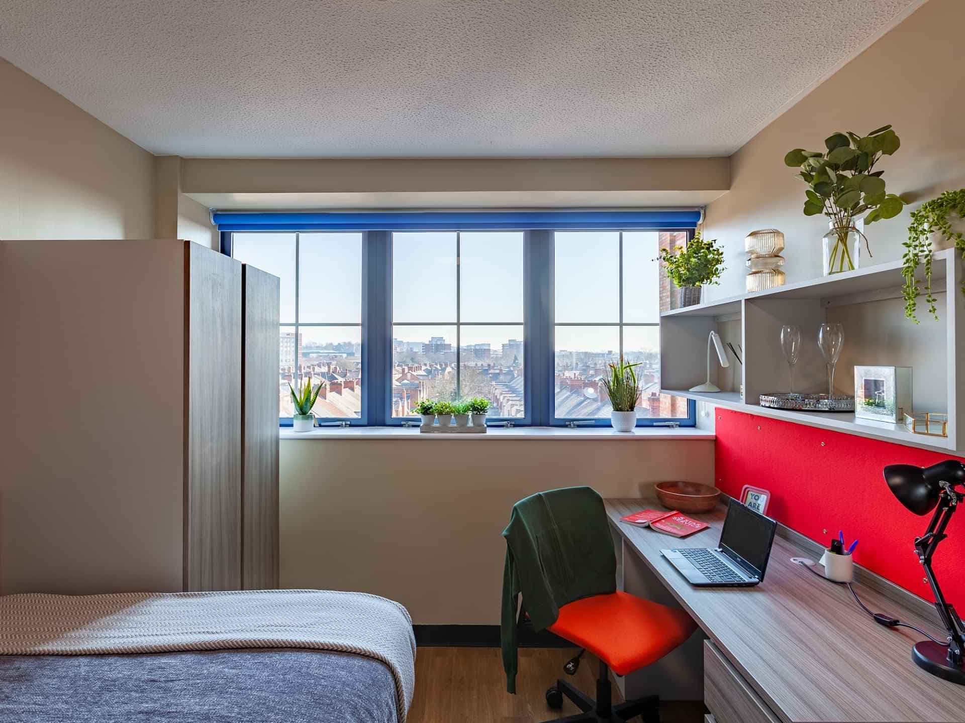 Silver Ensuite - Image 2