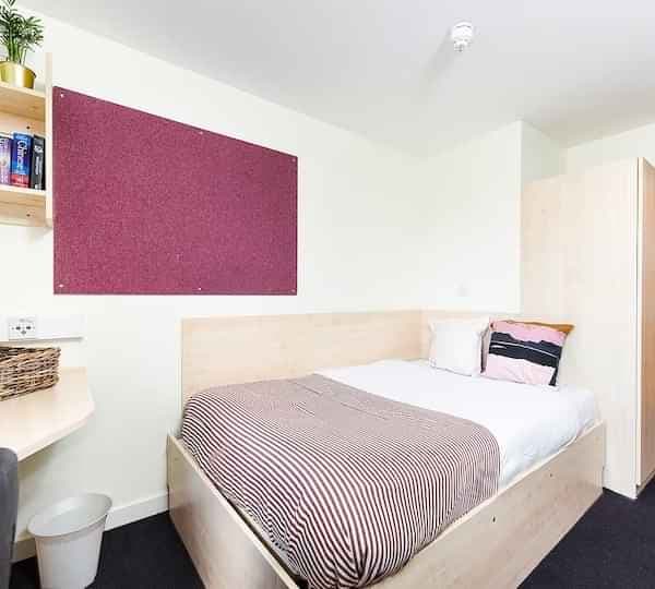 Ensuite Gold - Image 4