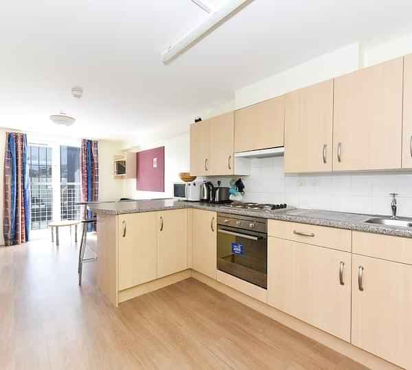 Ensuite Gold - Image 8