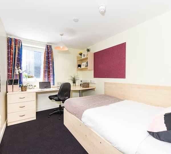 Ensuite Gold - Image 1