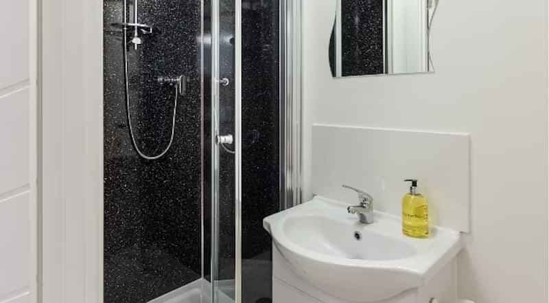 Studio Gold - Image 3