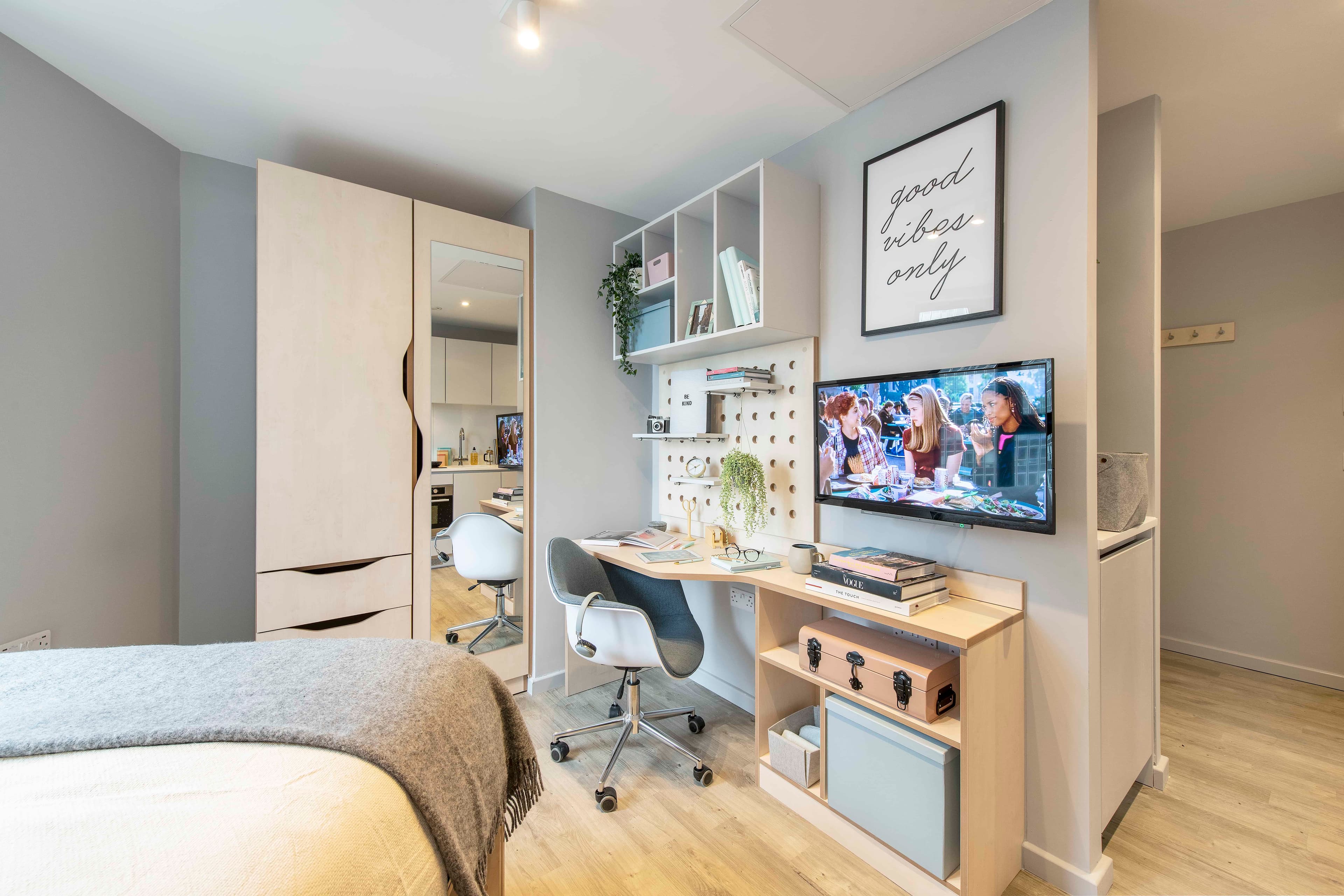 Premium Studio - Image 3