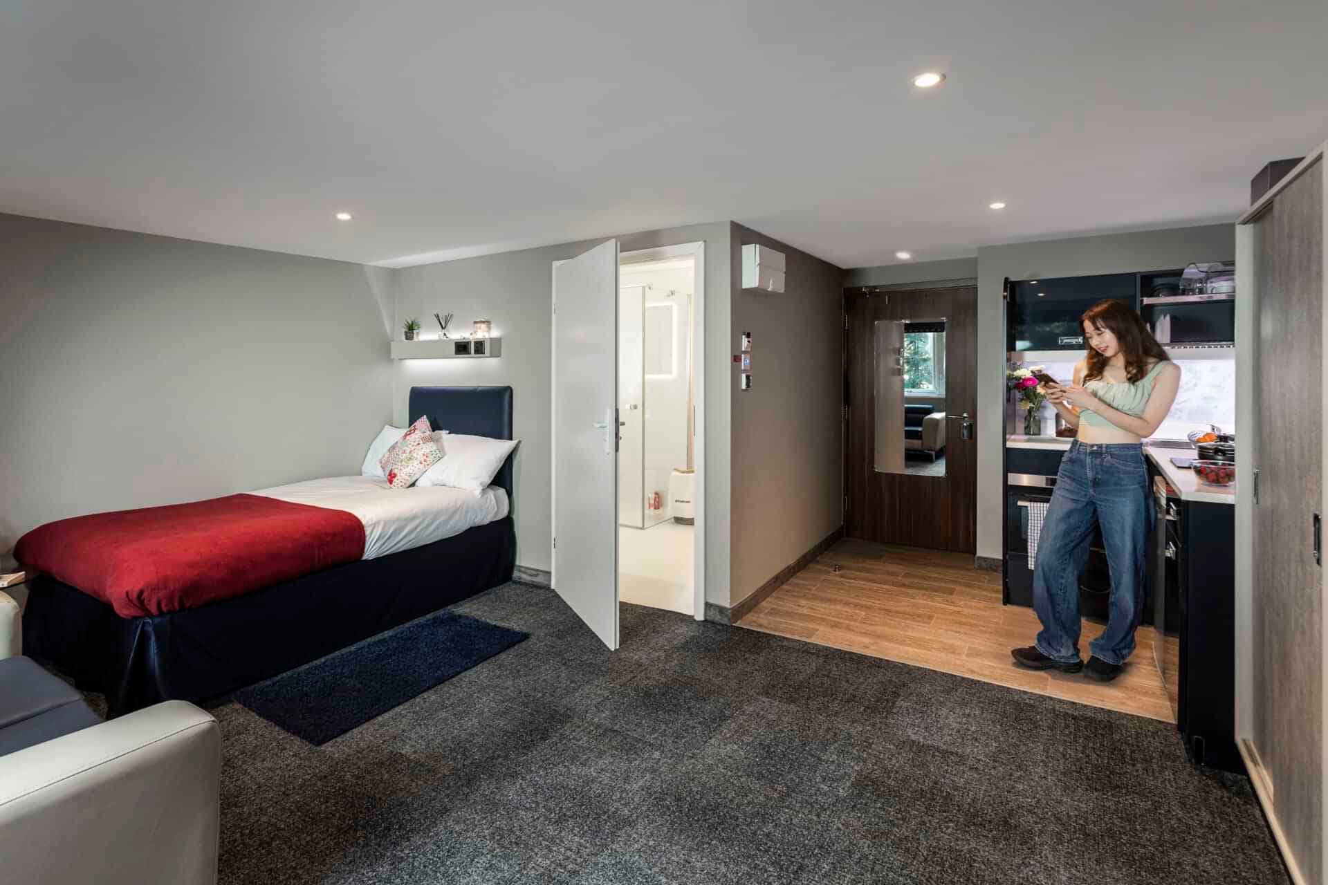 Sapphire Studio - Image 1