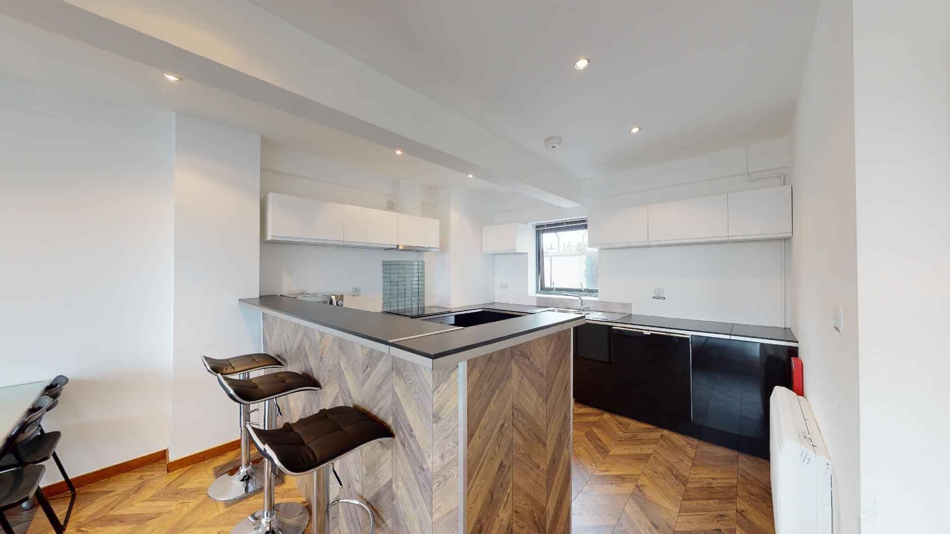 6 Bedroom Apartment - Image 7