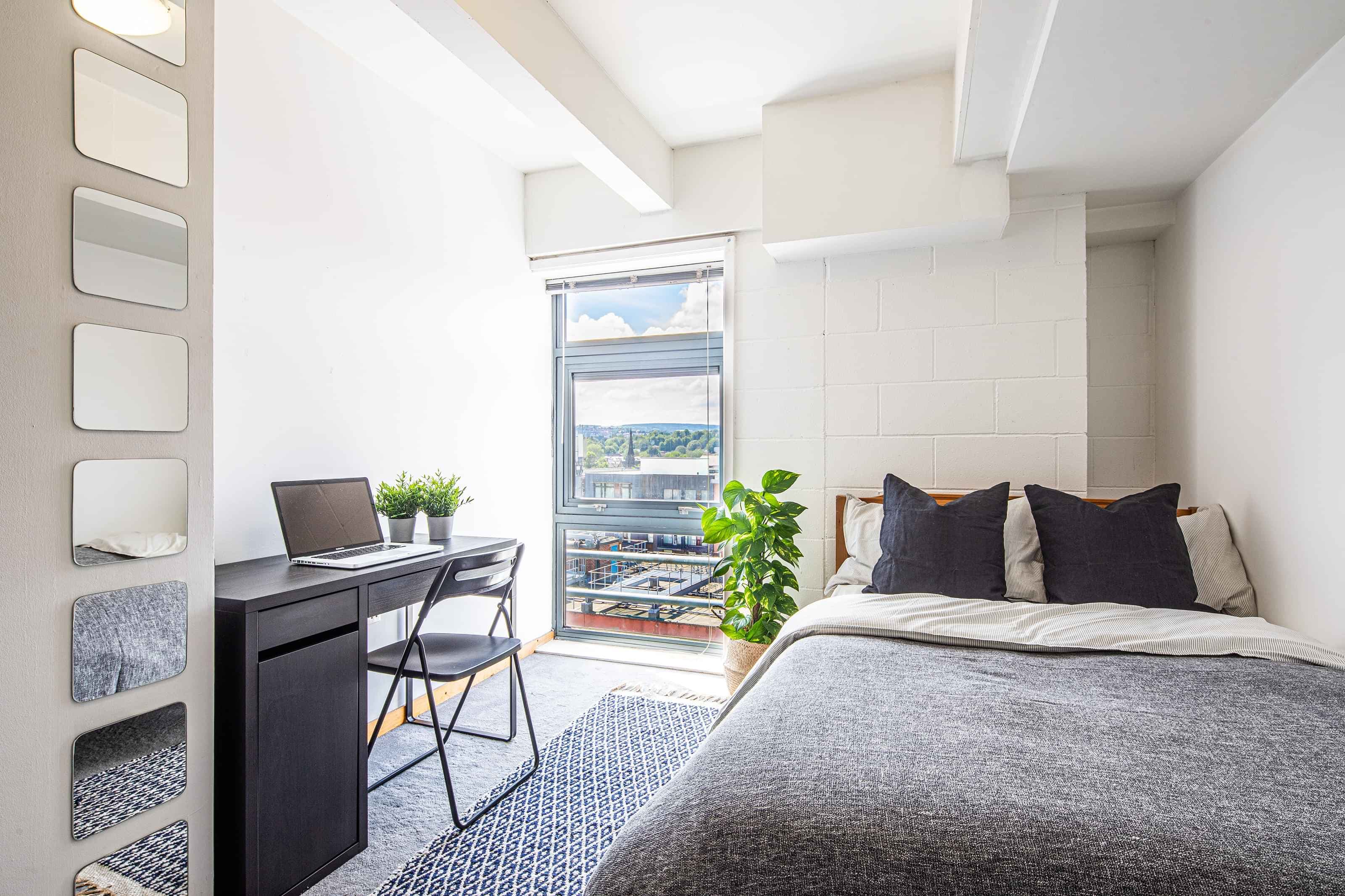 6 Bedroom Apartment - Image 3