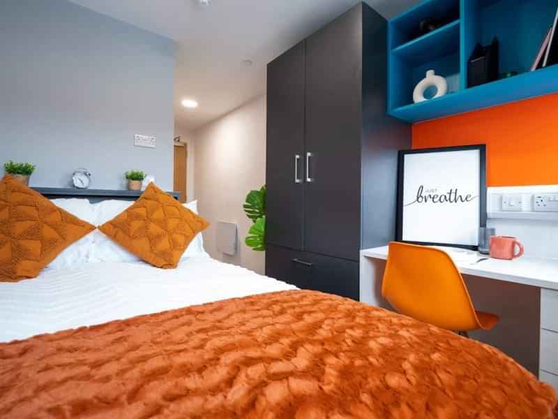 5 Bed Ensuite