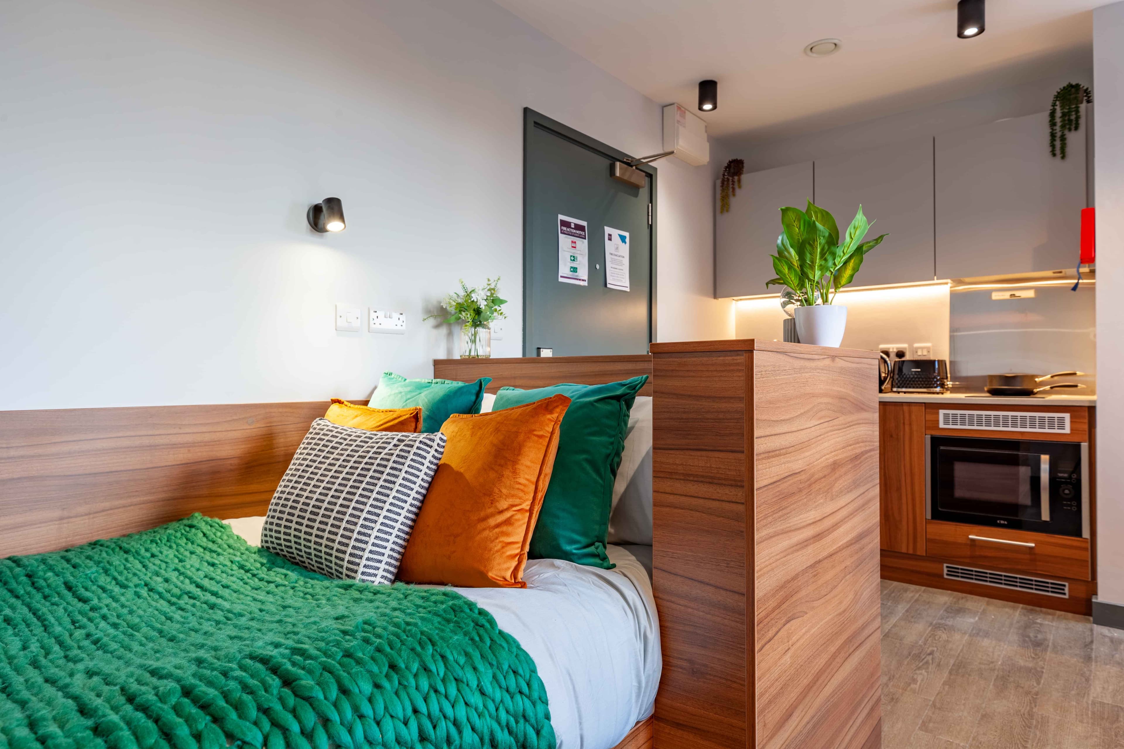 Premium Studio - Image 1