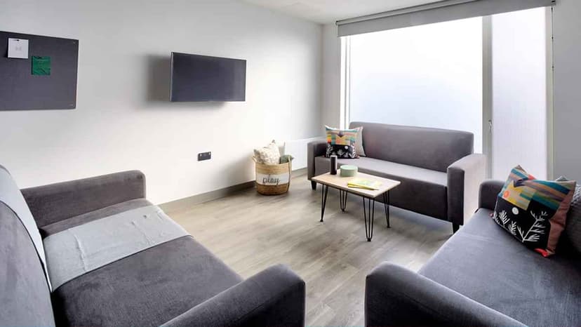 Standard Ensuite - Image 9