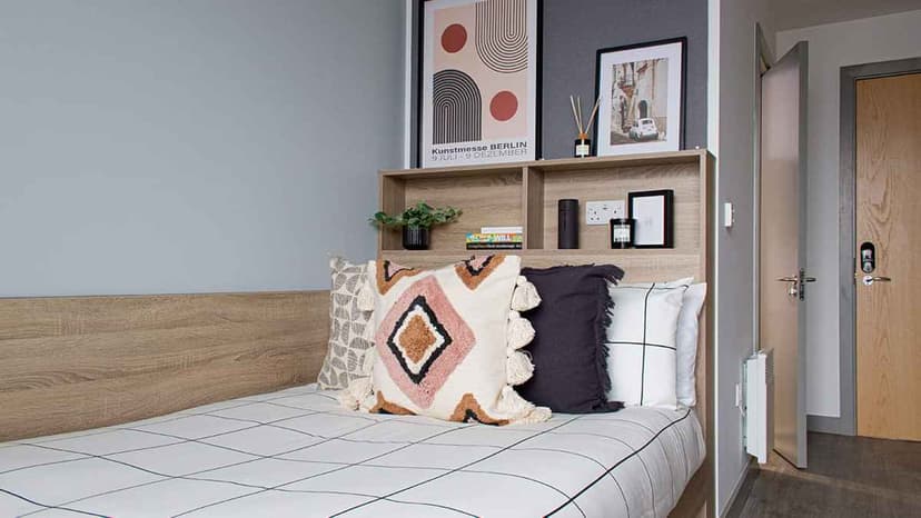 Premium Ensuite - Image 1