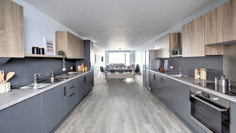Premium Plus Ensuite - Image 2