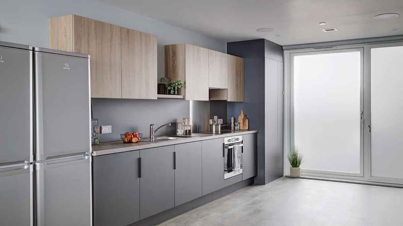 Superior Plus Ensuite - Image 9