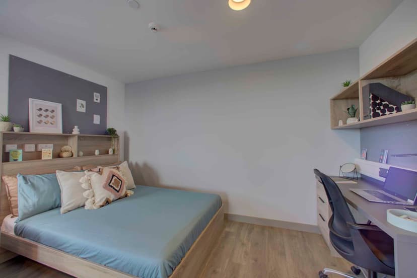 Premium Studio - Image 1
