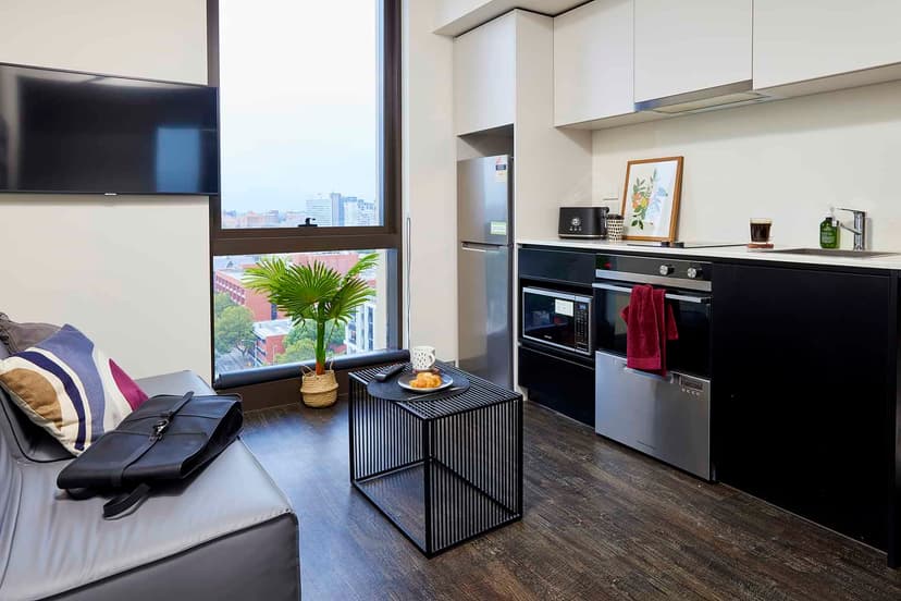 2 Bedroom Shared Bathroom, Single Bed - Image 3