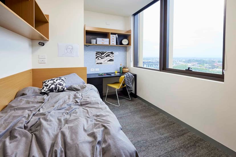 2 Bedroom Shared Bathroom, Single Bed - Image 1