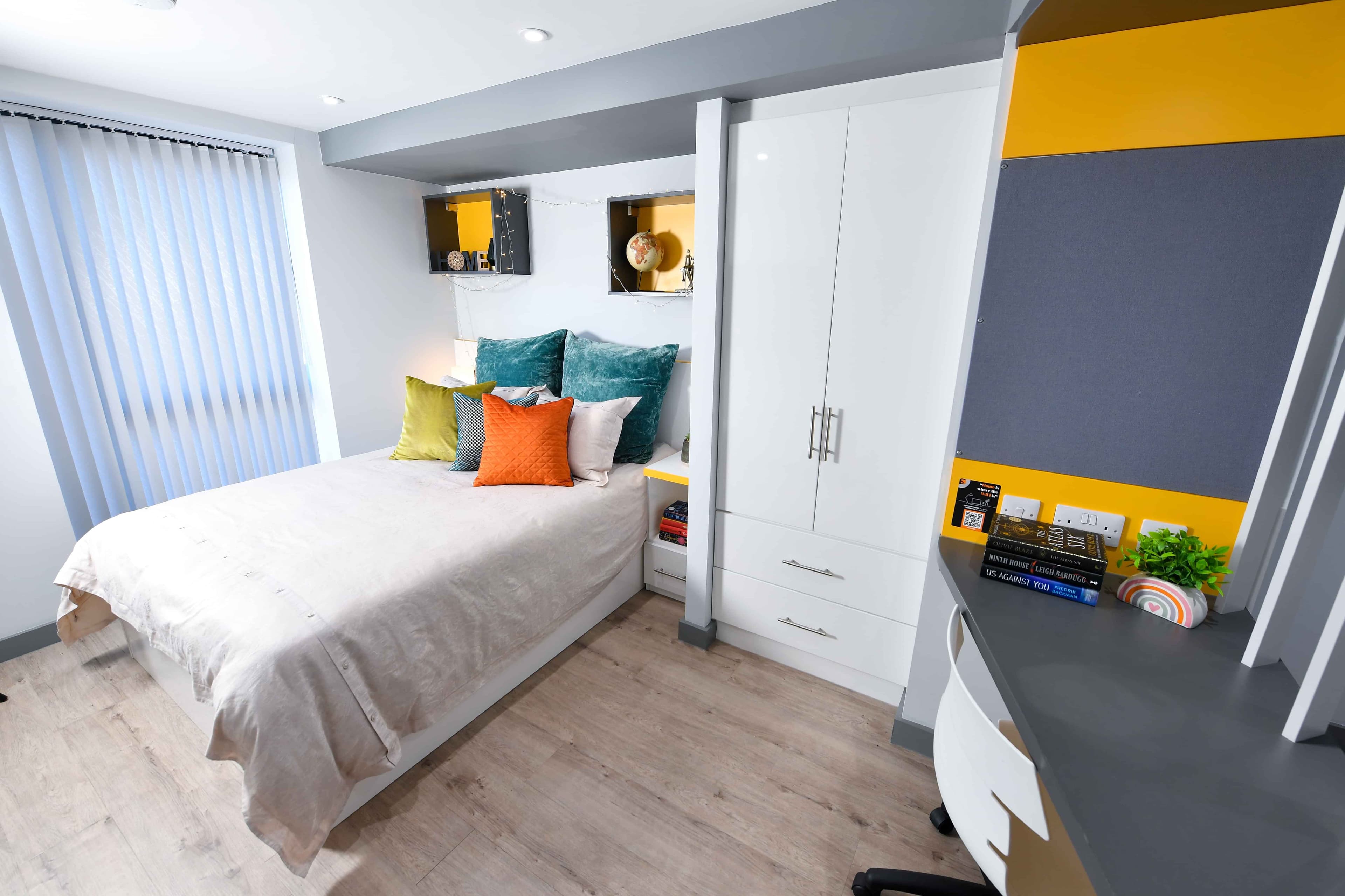 Deluxe Studio - Image 11