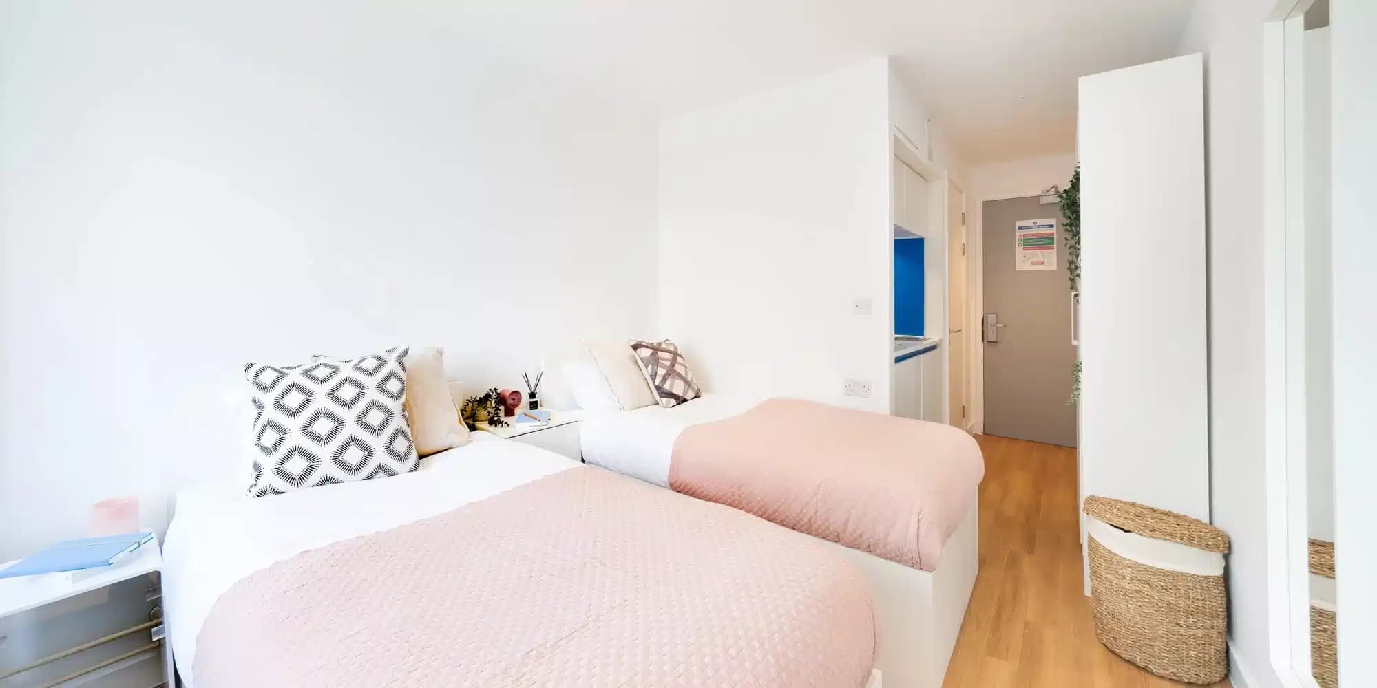 Bronze Twin Ensuite Upper Level Street View - Image 1