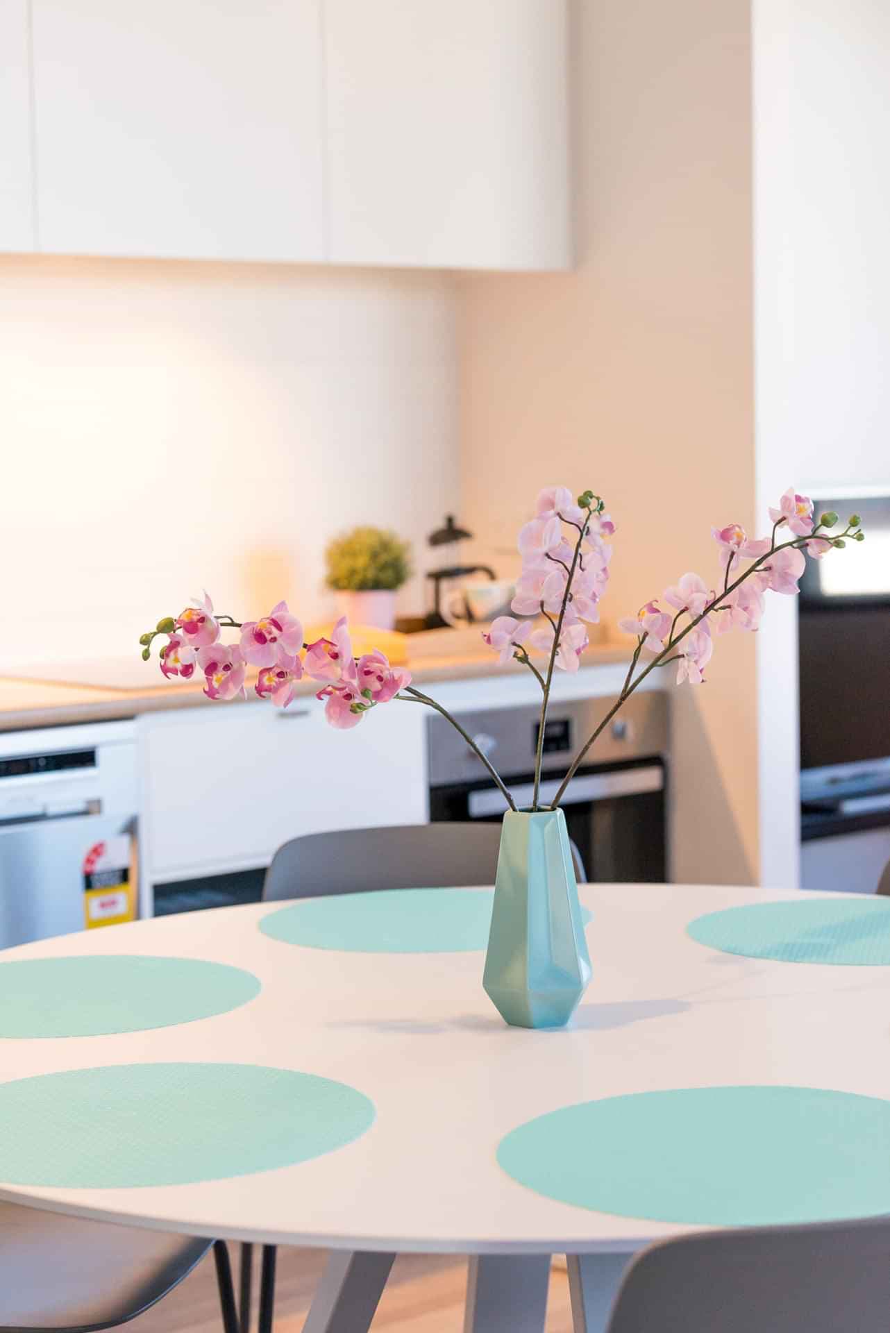 5 Bedroom Ensuite, Queen Bed - Image 13