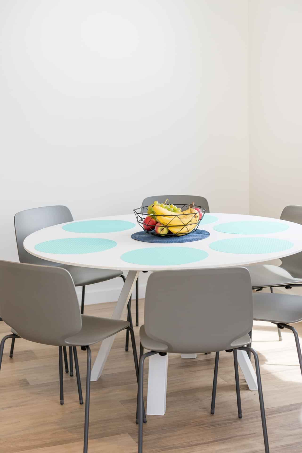 5 Bedroom Ensuite, Queen Bed - Image 7