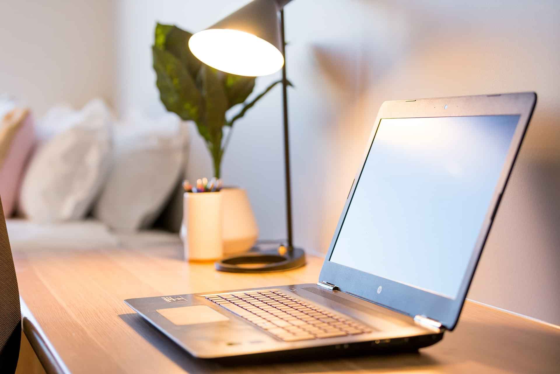 5 Bedroom Ensuite, Queen Bed - Image 23