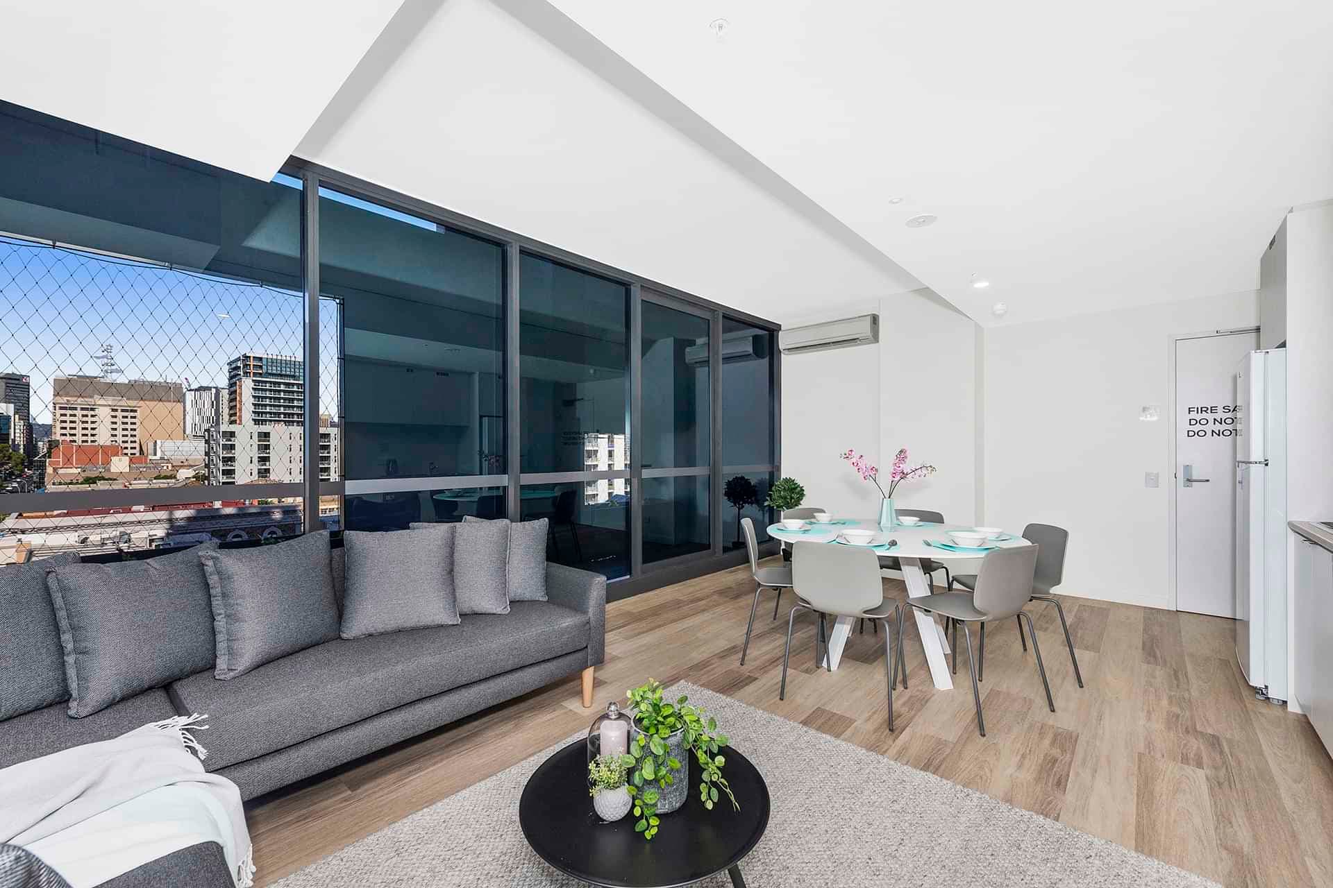 6 Bedroom Apartment With Ensuite - Image 11