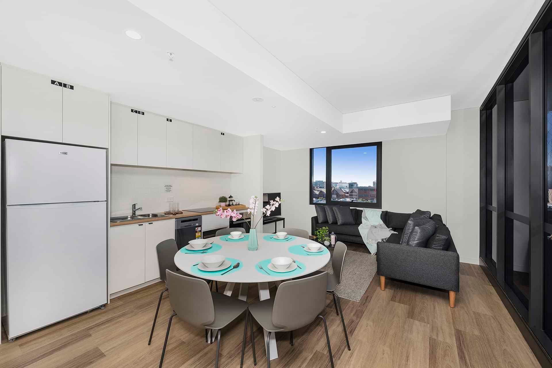 6 Bedroom Apartment With Ensuite - Image 10