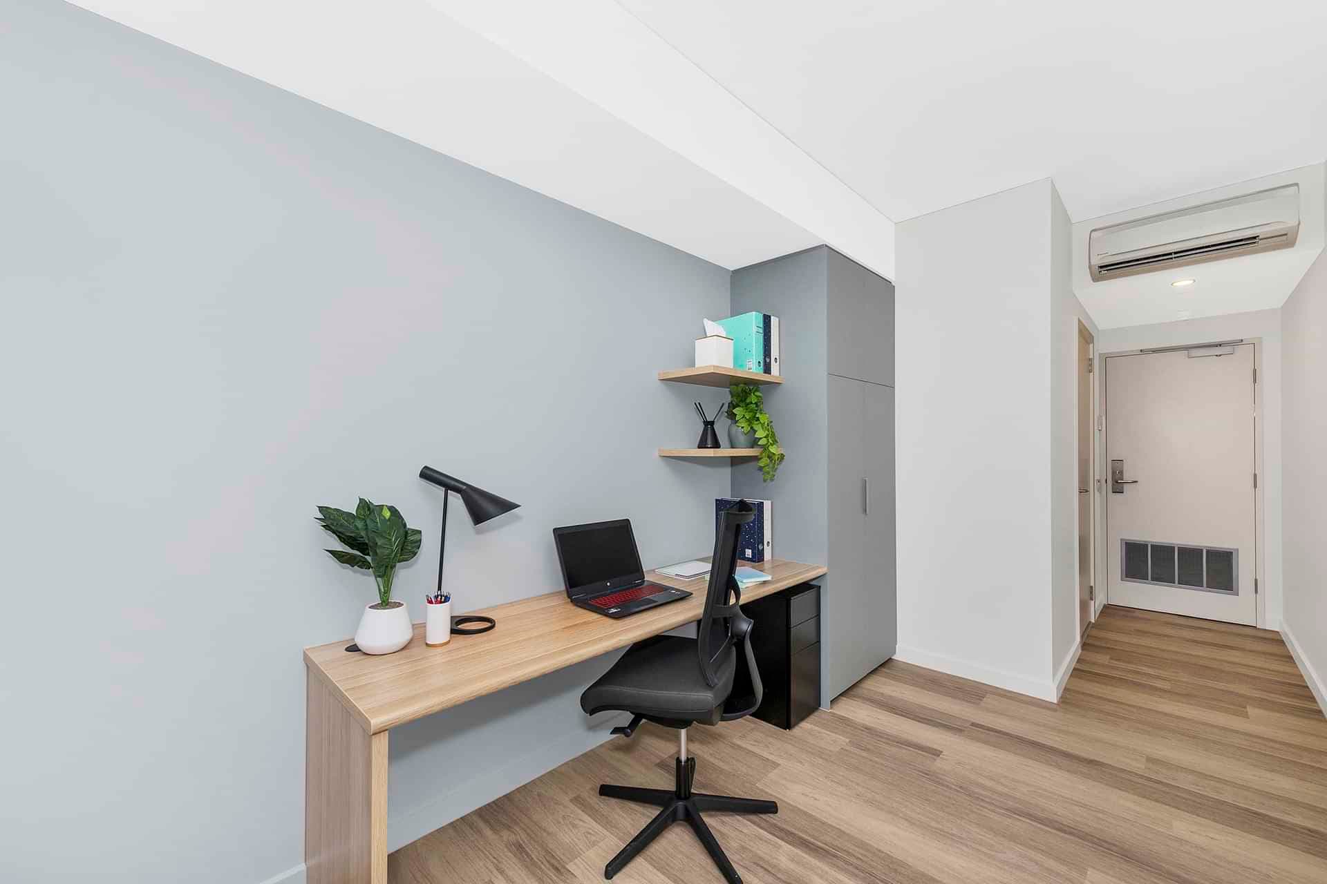 6 Bedroom Apartment With Ensuite - Image 18