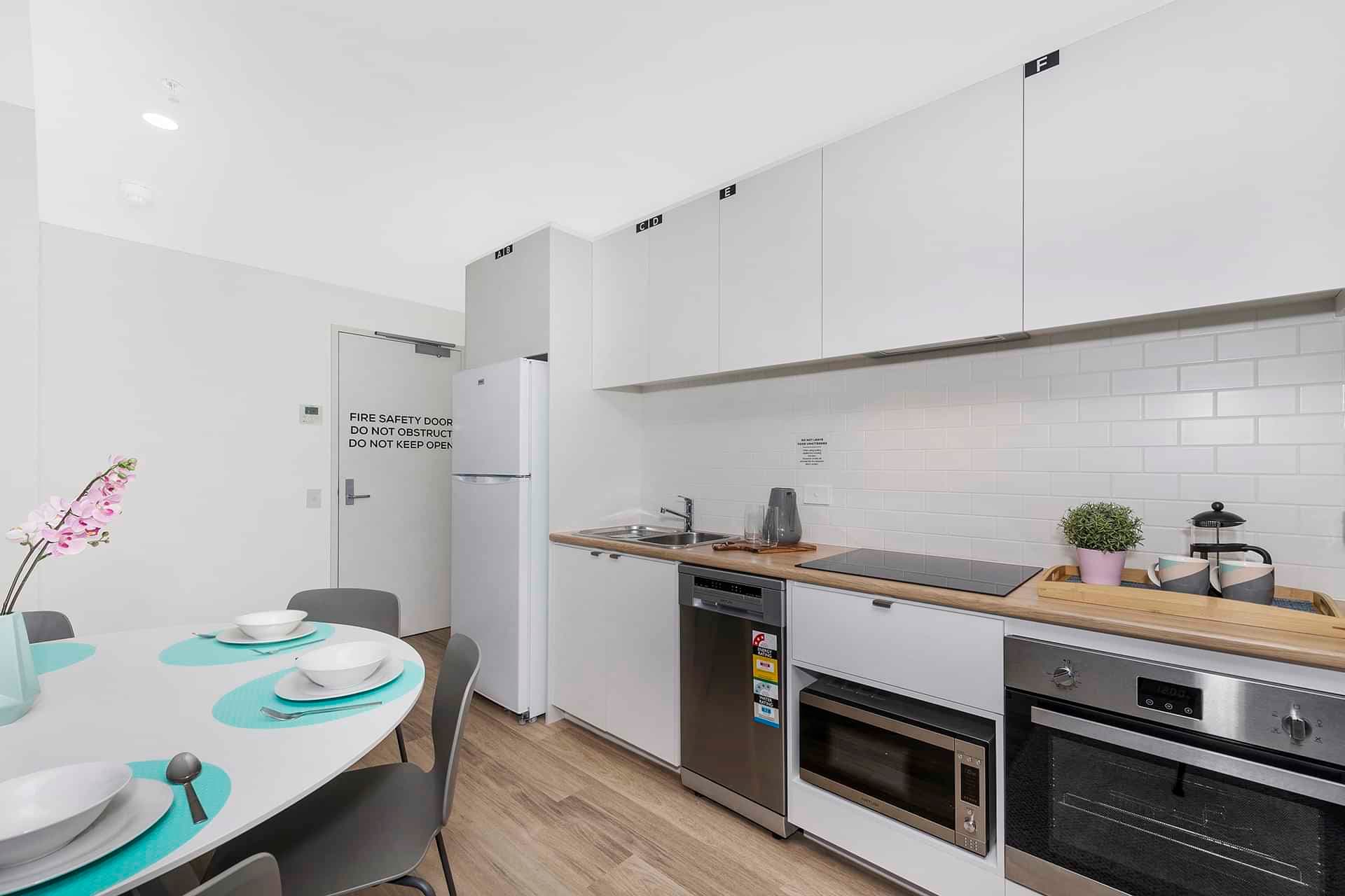 6 Bedroom Apartment With Ensuite - Image 12