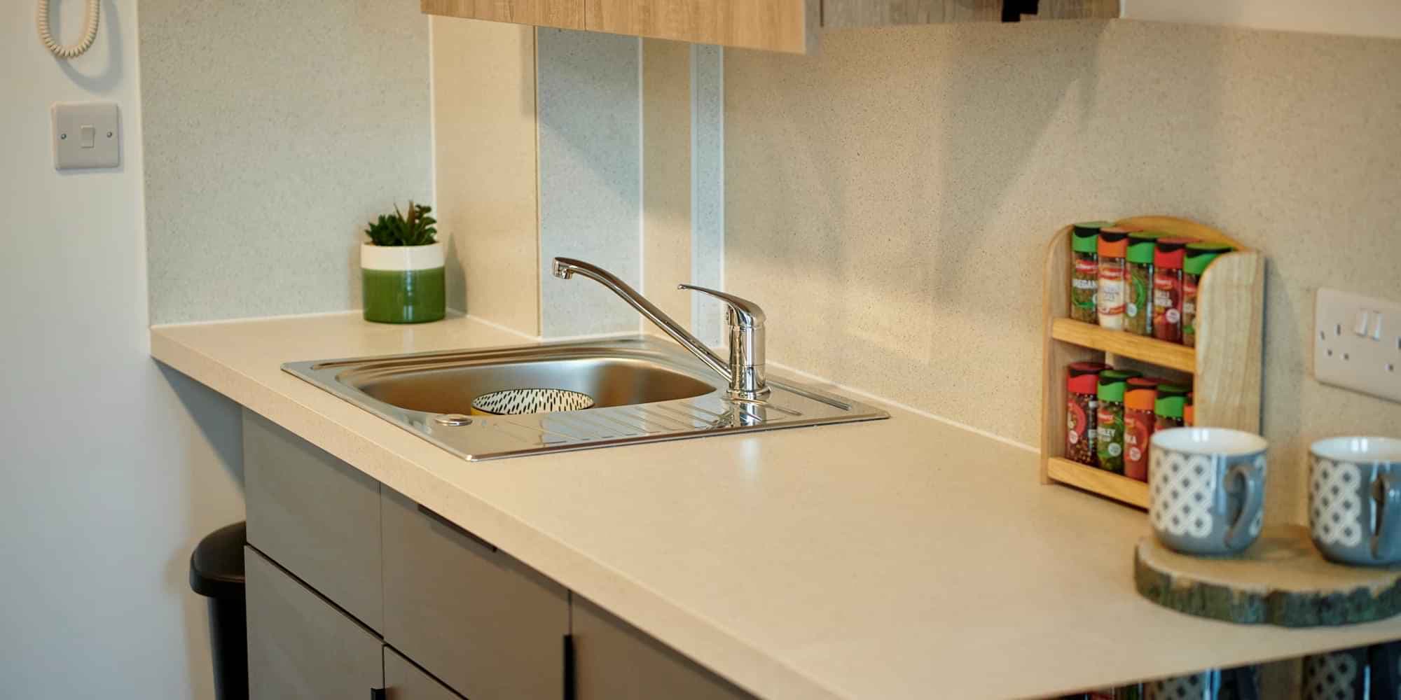 Silver Studio Upper - Image 3