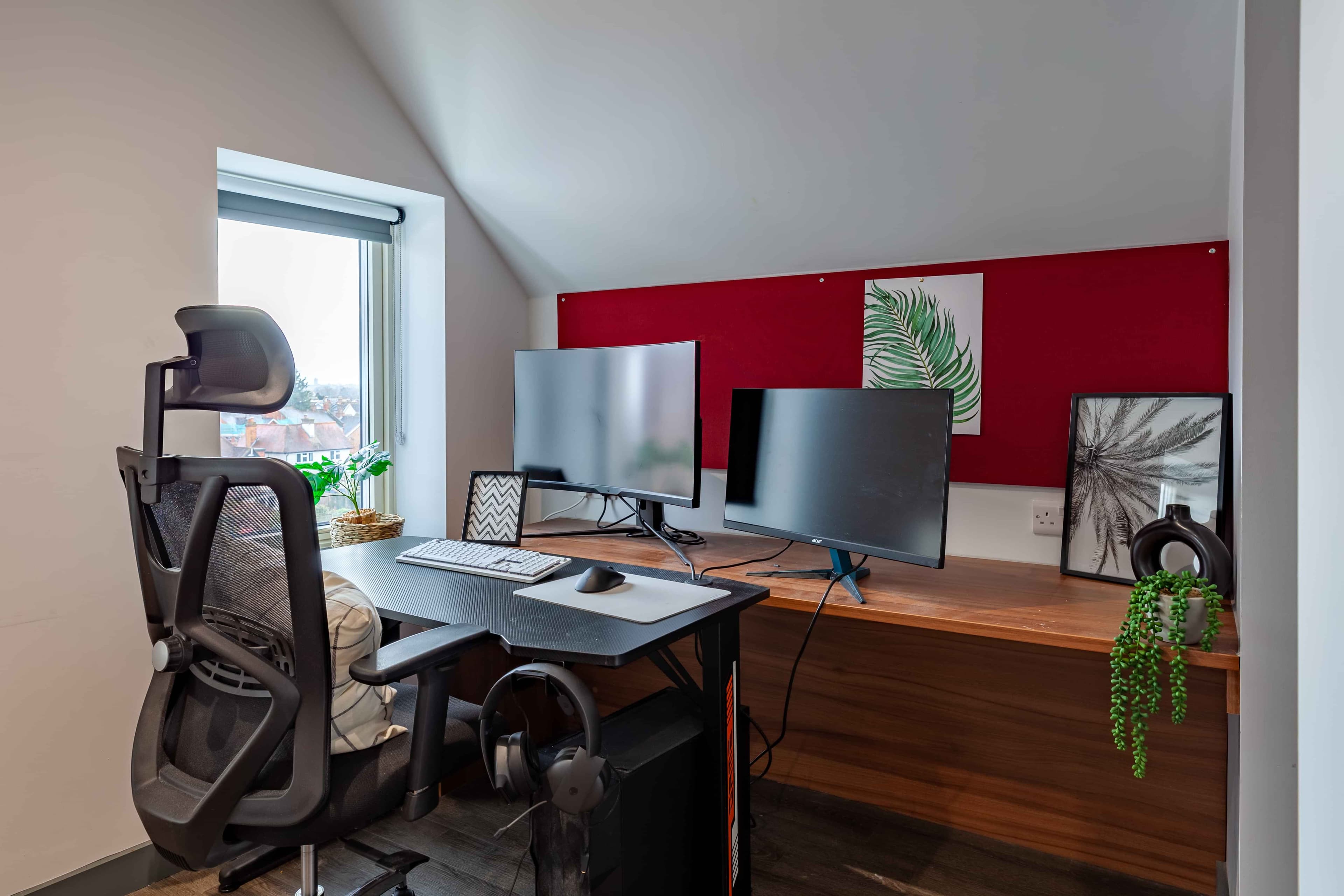 Deluxe Plus Studio - Image 11