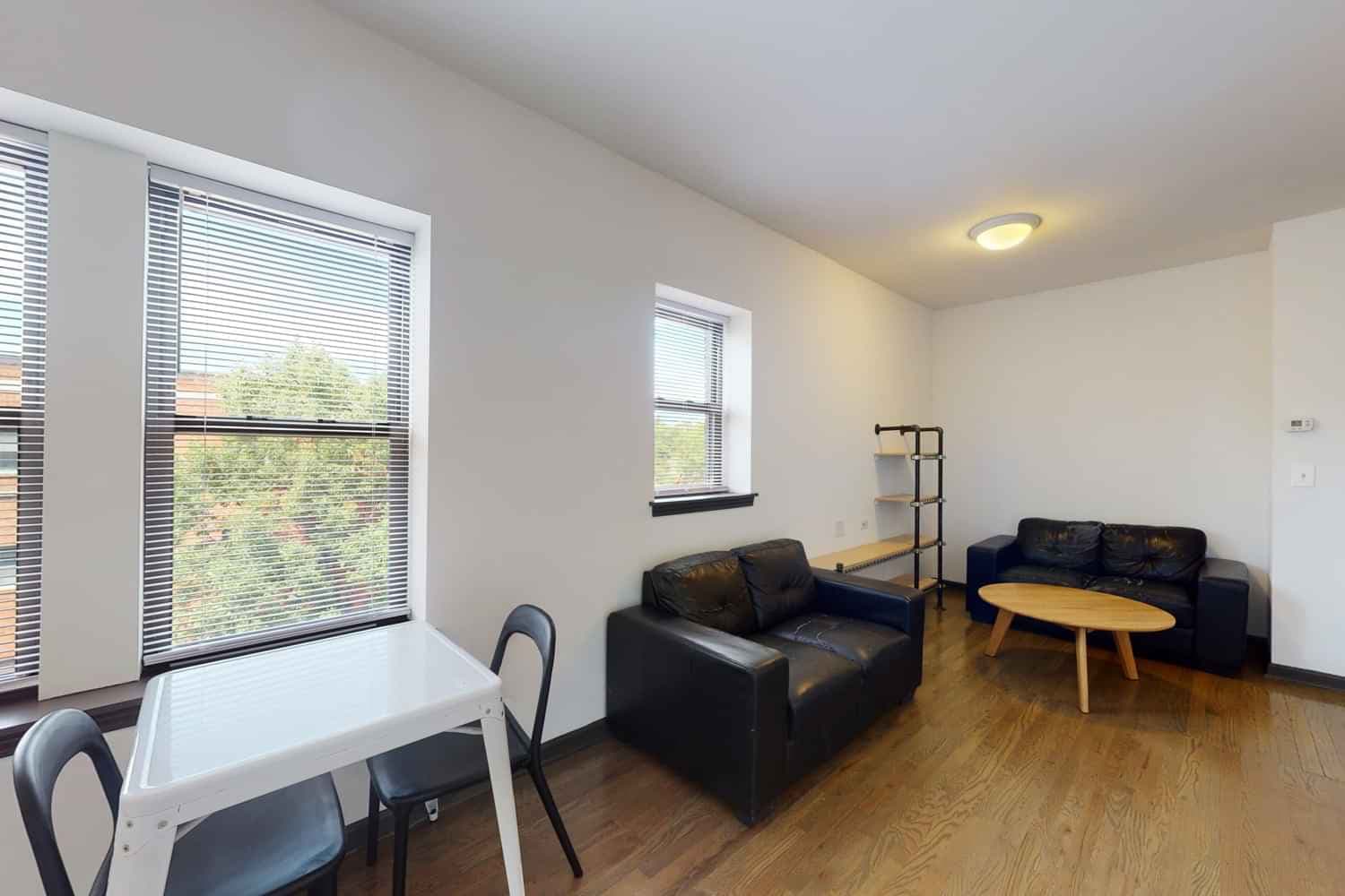 2 Bed 1 Bath - Image 2