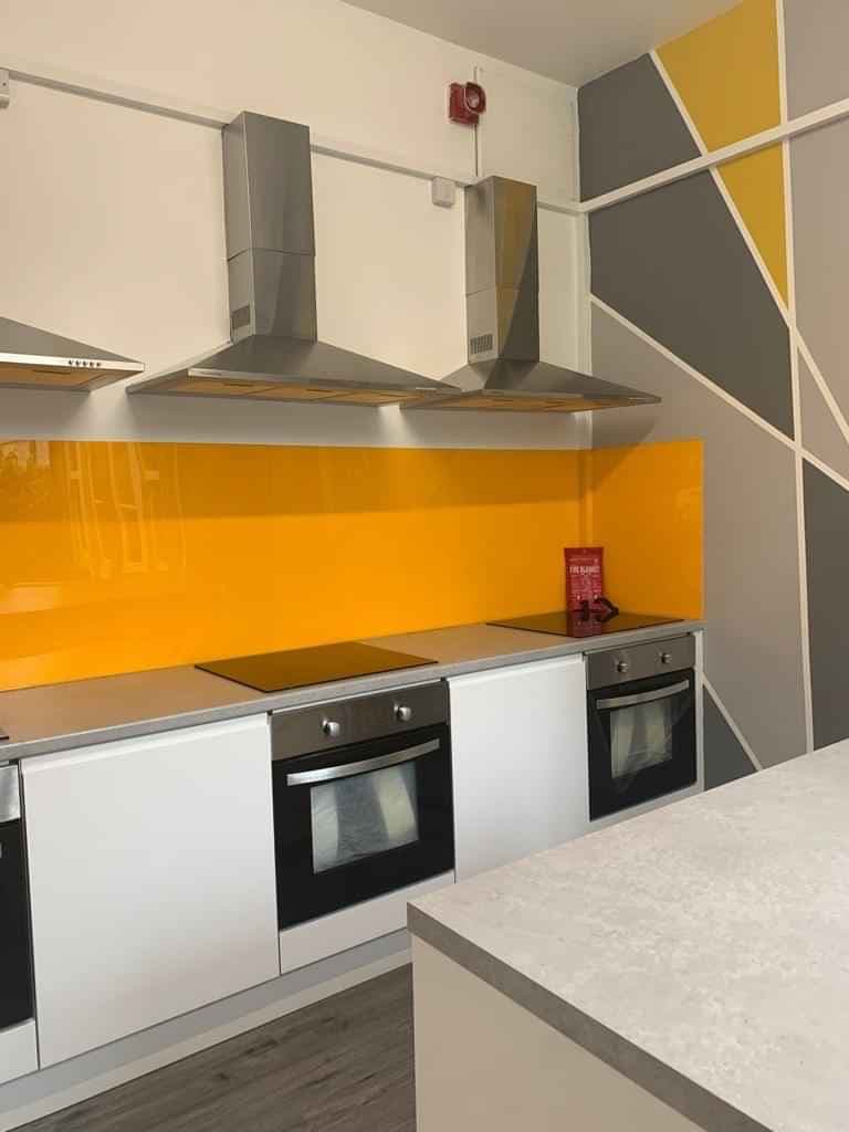 Classic Bedroom - Image 3