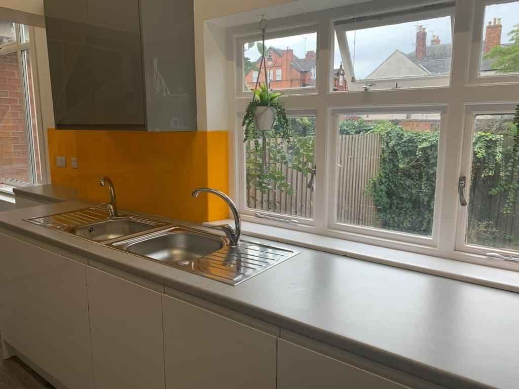 Classic Bedroom - Image 2