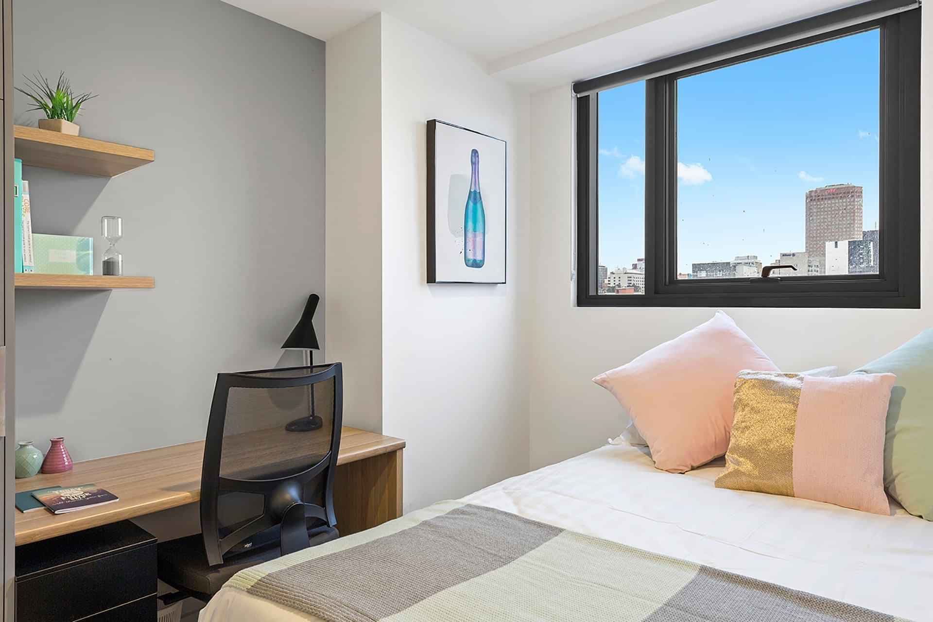 6 Bedroom Ensuite, Double Bed - Image 3