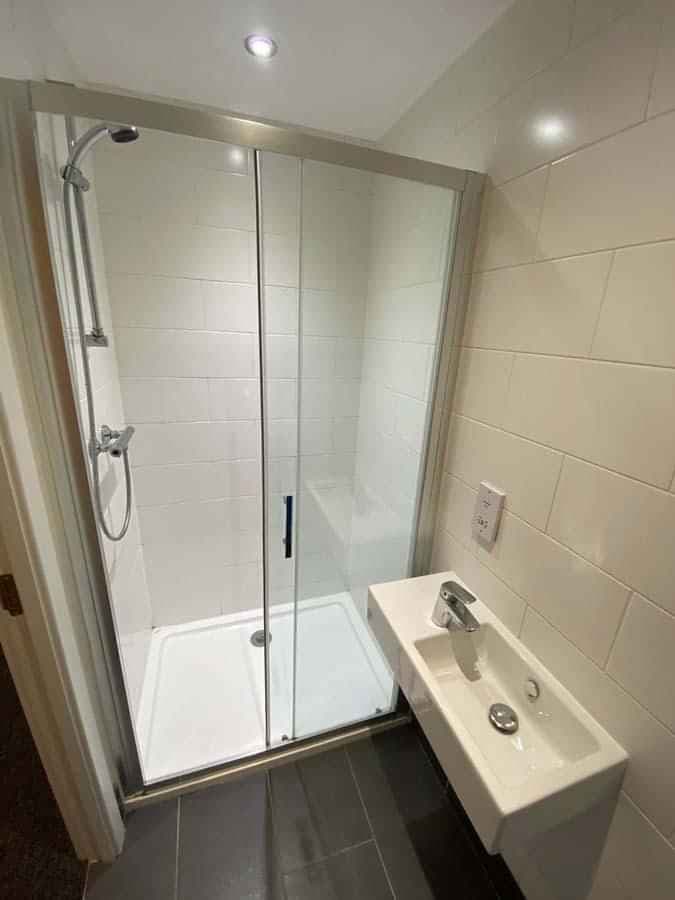 Deluxe En-Suite - Image 5
