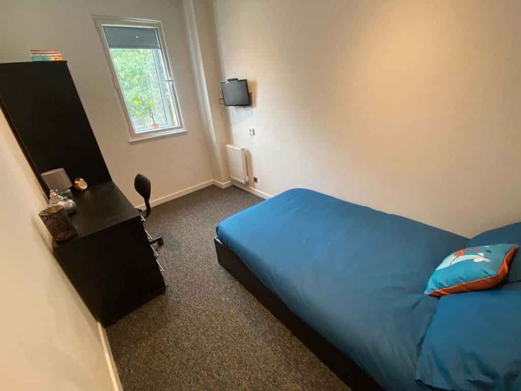 Deluxe En-Suite - Image 4