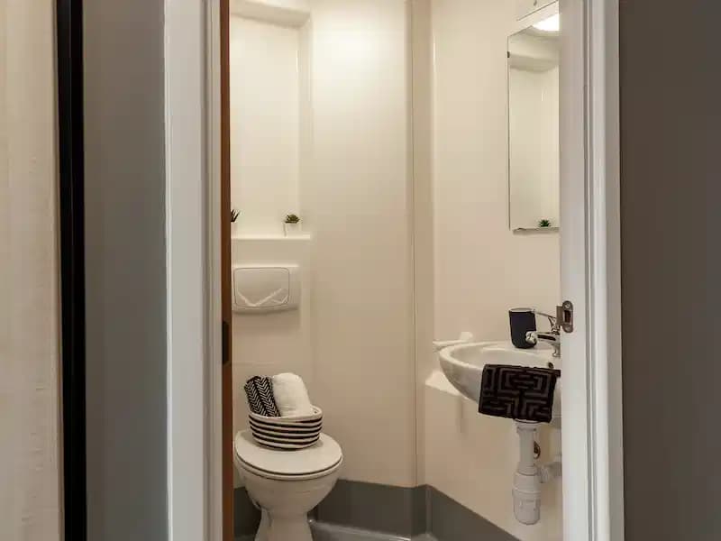 Premium Plus Ensuite - Image 2