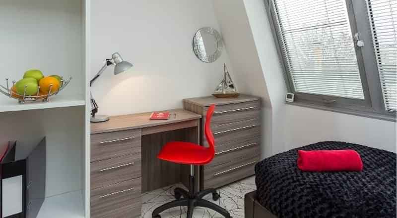 Studio Ruby Single - Image 2