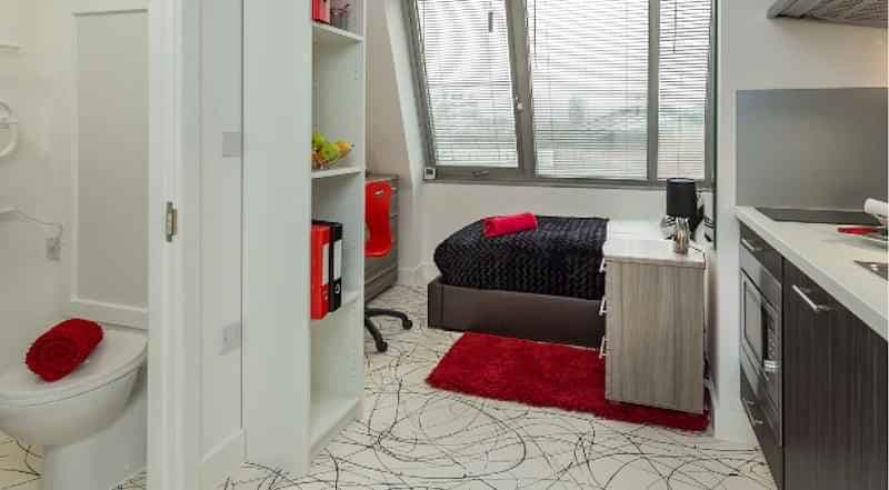 Studio Ruby Single - Image 1