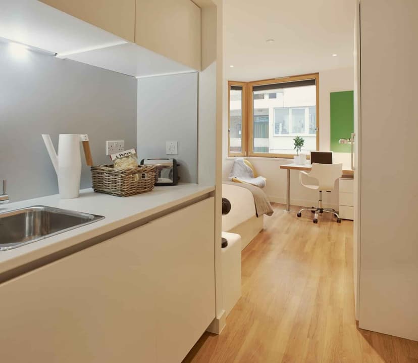 Silver Ensuite Plus Mid Level - Image 2
