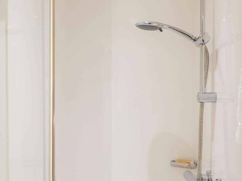 Standard Ensuite - Image 4
