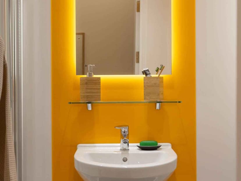 Standard Ensuite - Image 3