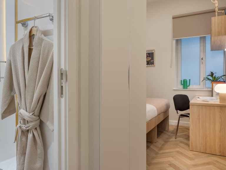 Classic Ensuite - Image 6