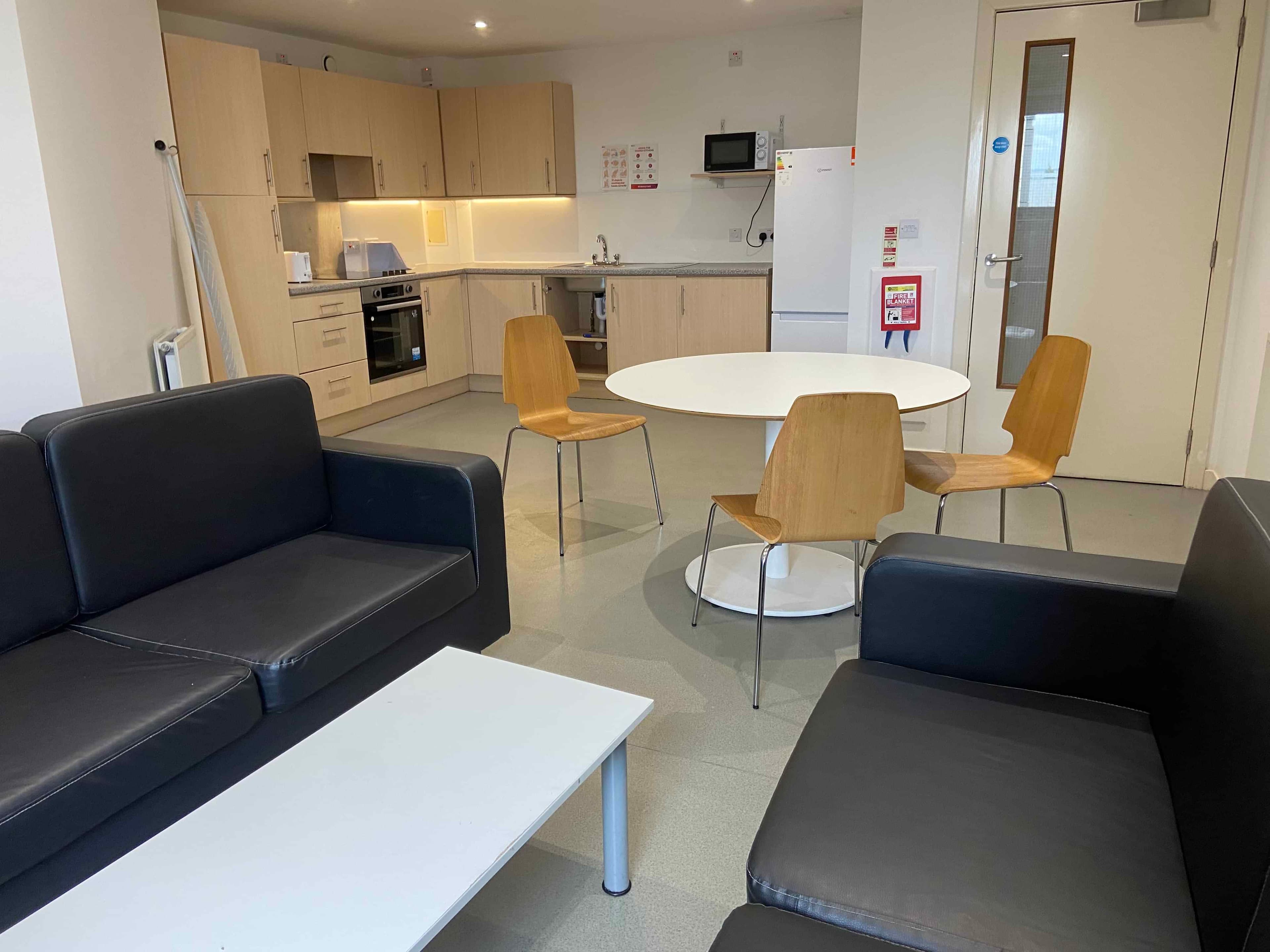 Classic En-suite - Image 32